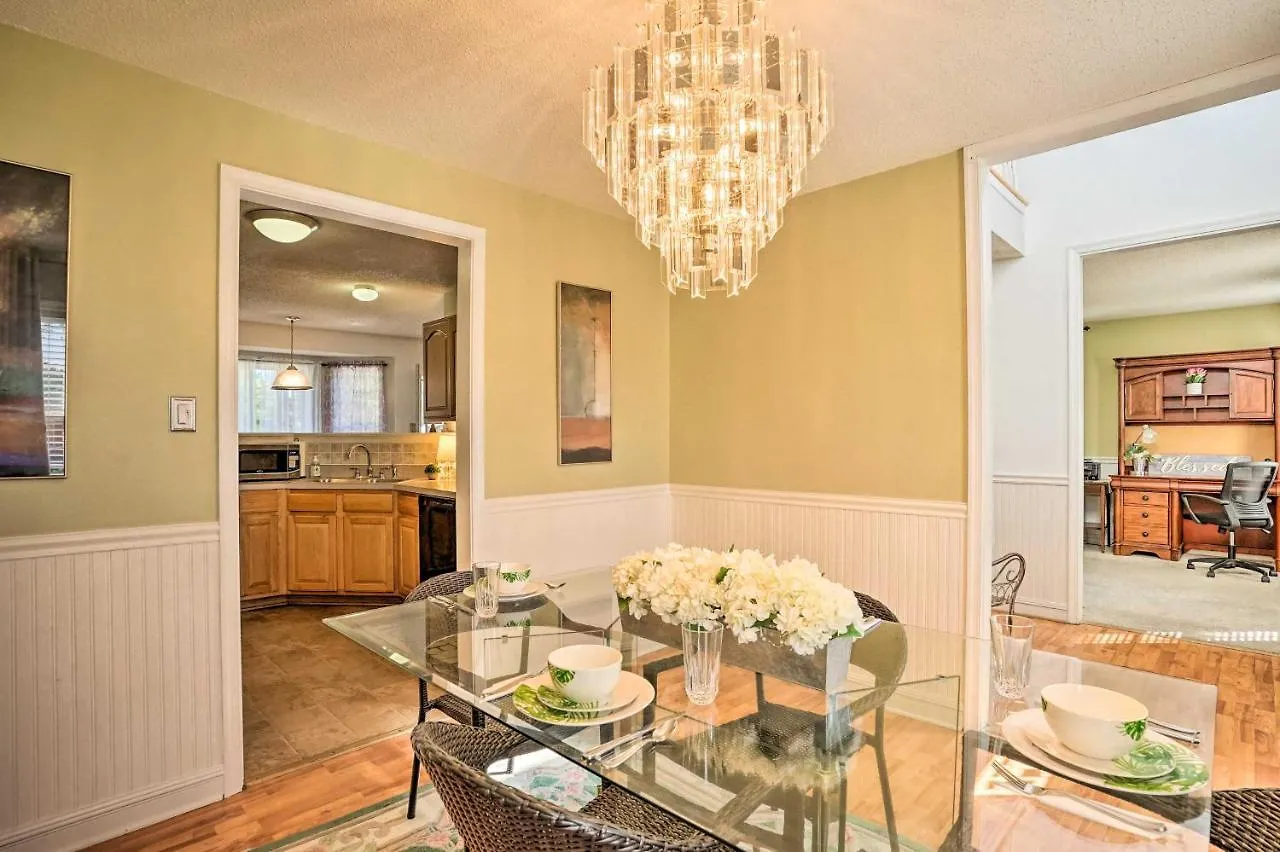 Charming Sandston Home About 9 Mi To Richmond! Holiday home