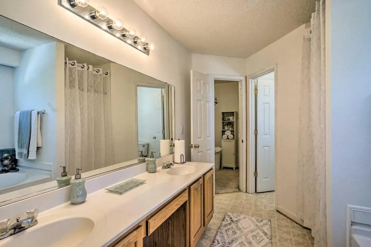 Charming Sandston Home About 9 Mi To Richmond! 0*,
