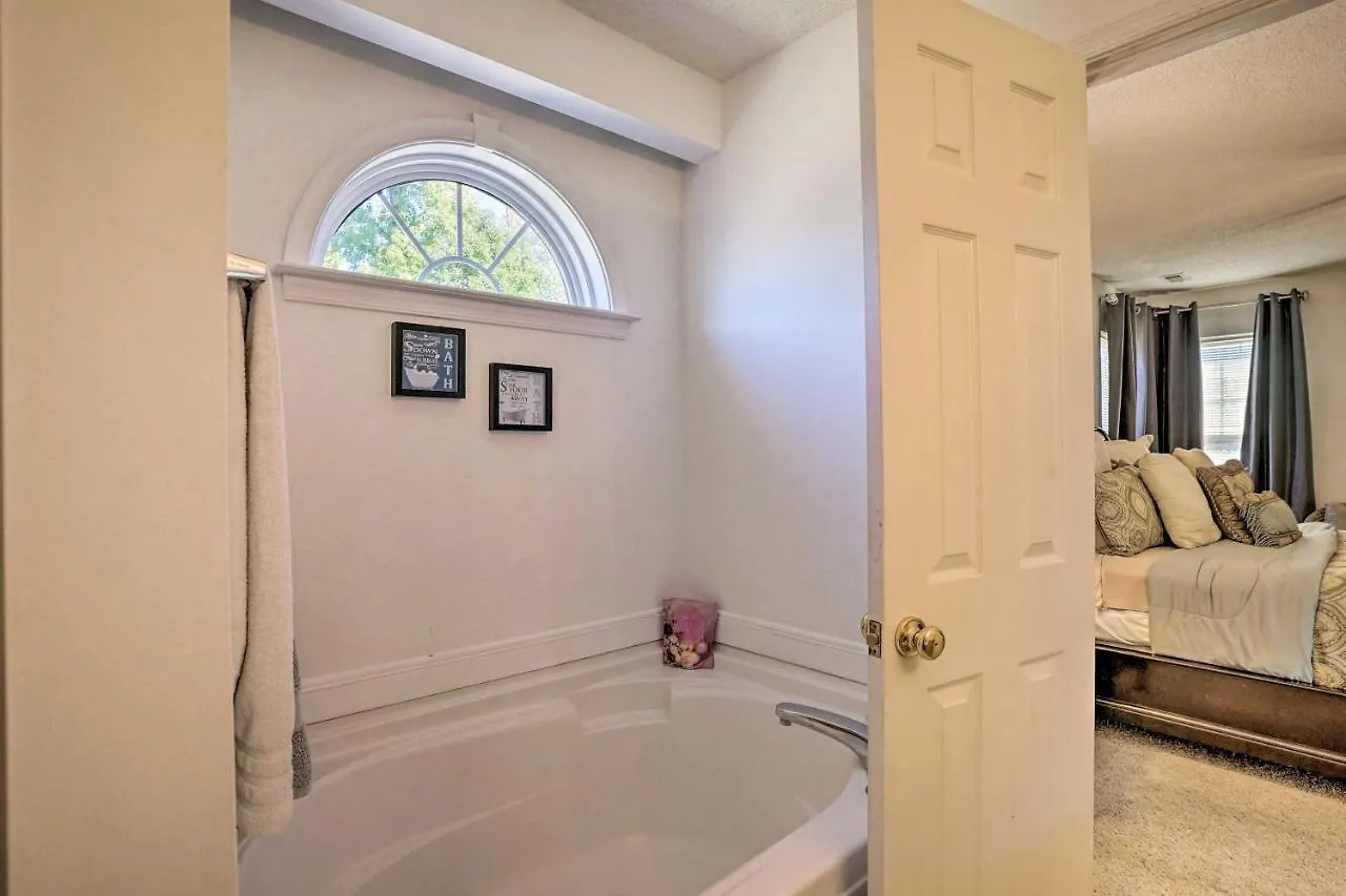 Charming Sandston Home About 9 Mi To Richmond! United States