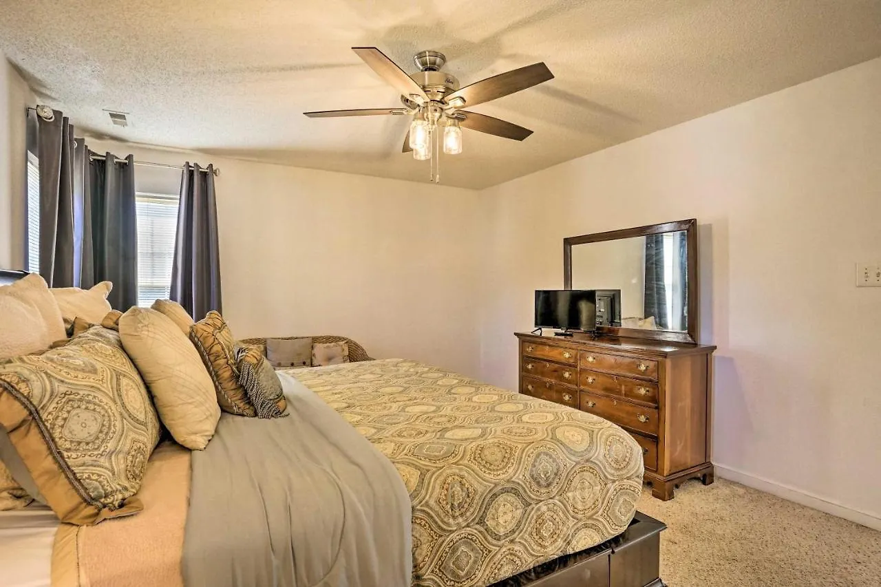 Charming Sandston Home About 9 Mi To Richmond! 0*,  United States