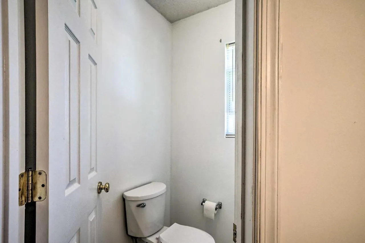 Charming Sandston Home About 9 Mi To Richmond! Holiday home