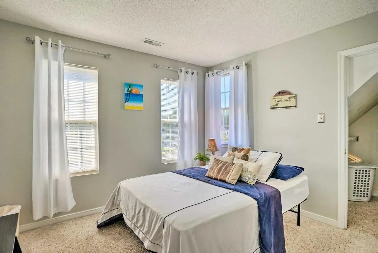 Charming Sandston Home About 9 Mi To Richmond! United States